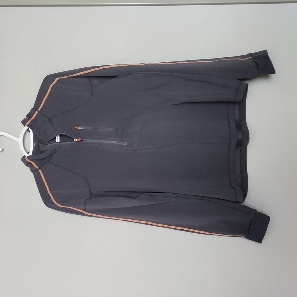 Lululemon 1/2 zip pullover long sleeves size Small